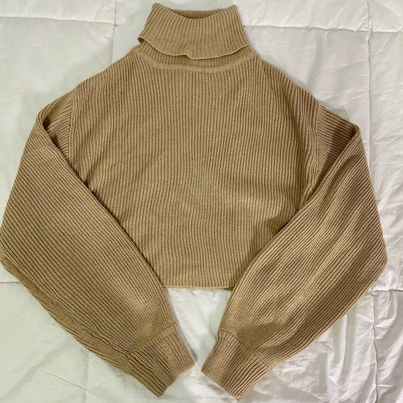 H&M Cropped Turtle Neck Sweater Beige - Picture 4 of 5